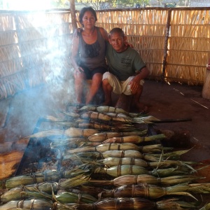 Tenharin couple preparing Mbotawa (Photo: Daniel Cangussu)
