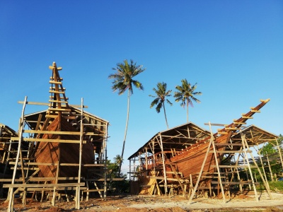 Pinisi in construction in Tanah Beru (Indonesia). Credit: Università di Napoli "L’Orientale" and Univer-sitas Indonesia.