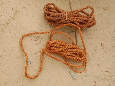 Old and new fibre ropes (Photo: Julius Ivwoba Arerierian)