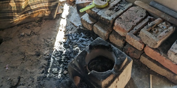 A clay stove inside the camp household, Ukhiya, Kutupalong, Cox’s Bazar, 2023 (Photo: Tahura Enam Navile)