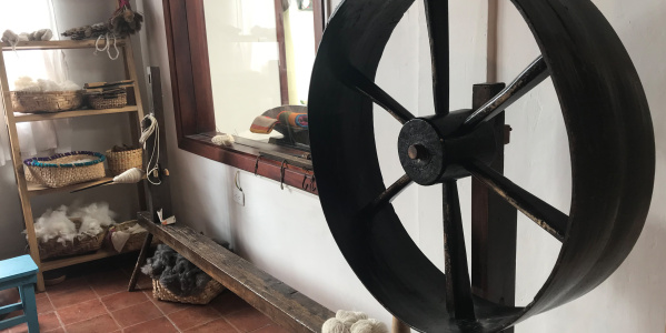 Wool spinning wheel (Photo: Lorena Toro)