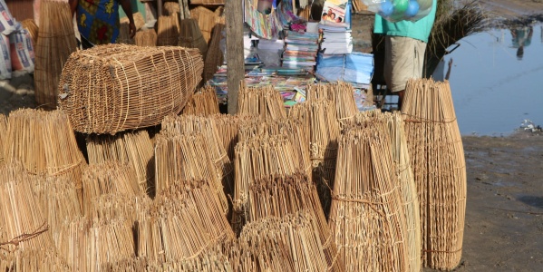 Bundles of Igen (fish traps) raffia crafts at Okwagbe market. (Photo: Akpobome Diffre-Odiete)