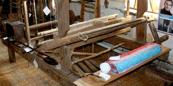 Traditional carpet weaving holders, Taraclia town Cultural Heritage Museum (Photo: Viorel Miron)