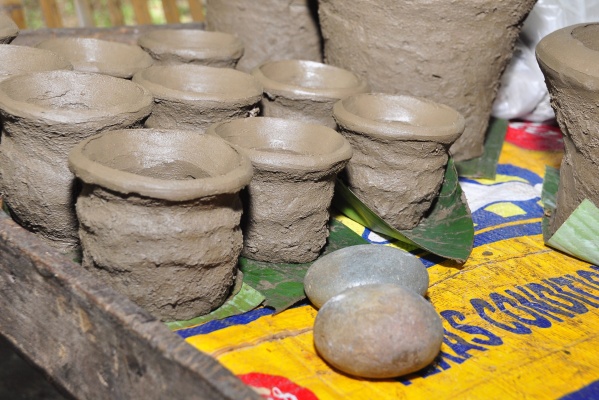 Earthenware salt pots air drying before being formed into final vessel shape (Alburquerque, Bohol, Philippines). Photo: Andrea Yankowski