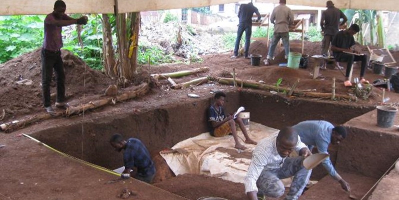 Excavation team at Ile-Ife, Nigeria, 2017 field season at  Igbo Olokun (Photo: Abidemi Babatunde Babalola)